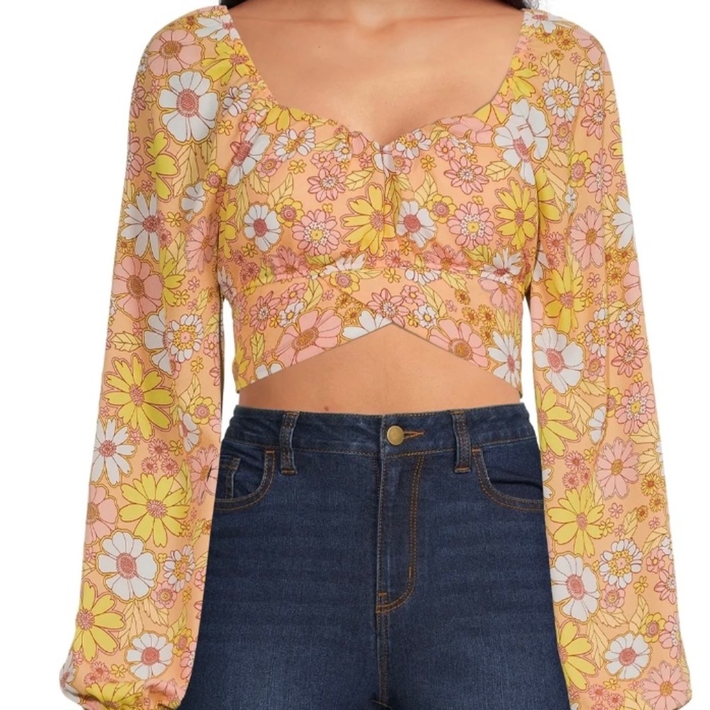 Madden NYC Juniors Ruched Cropped Back Tie Top with Long Blouson Sleeves Size M